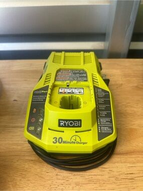 RYOBI 18V (30 Minute) Charger